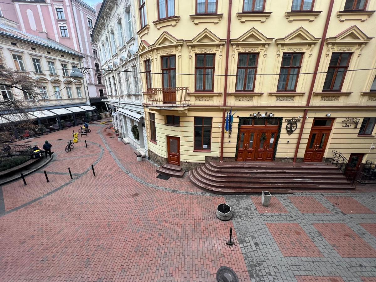 Апартаменти В Самому Центрі Львова В Проїзді Крива Липа Exterior photo